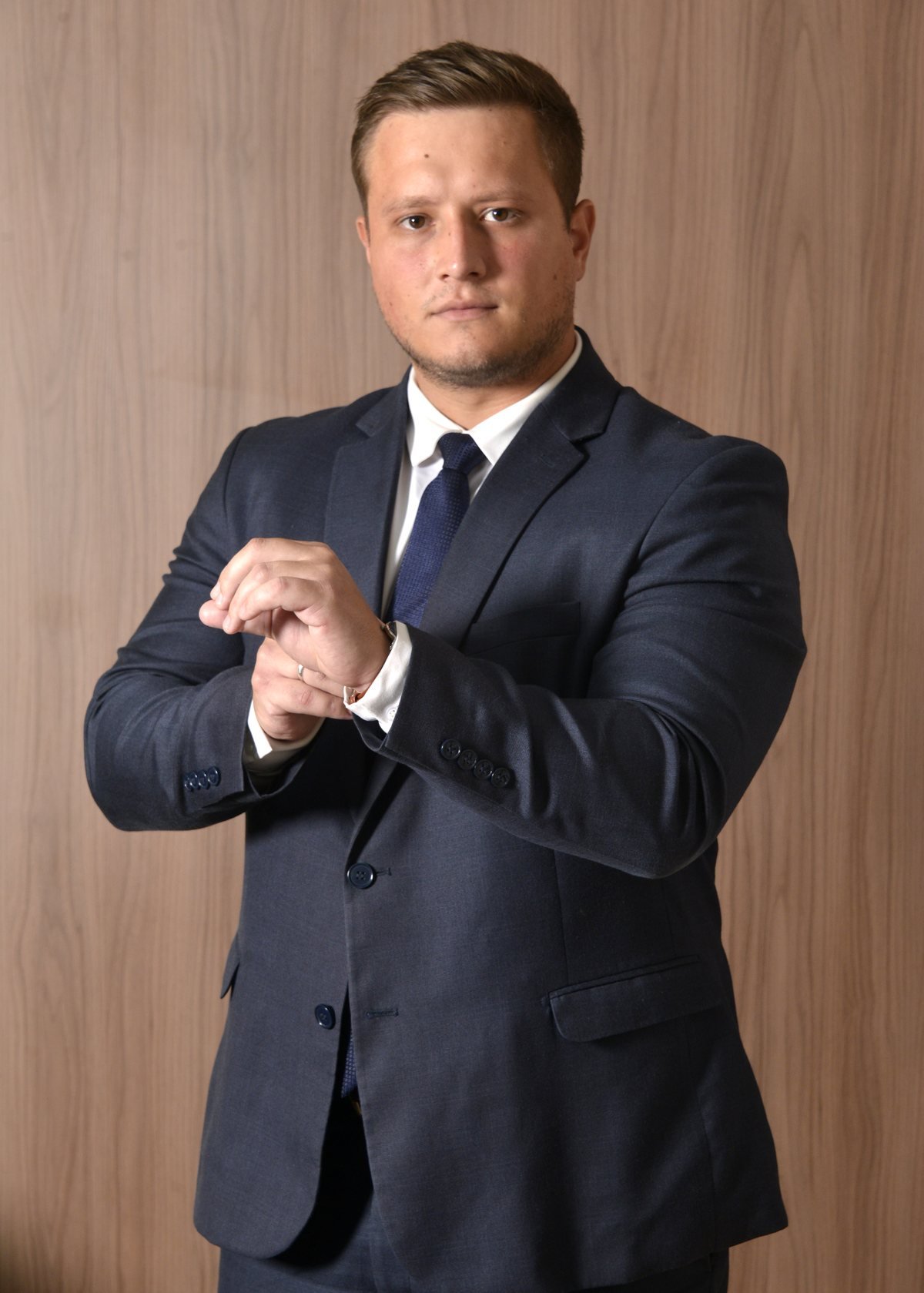 Dr. Gilberto da Silva Junior, advogado de trânsito, em retrato profissional